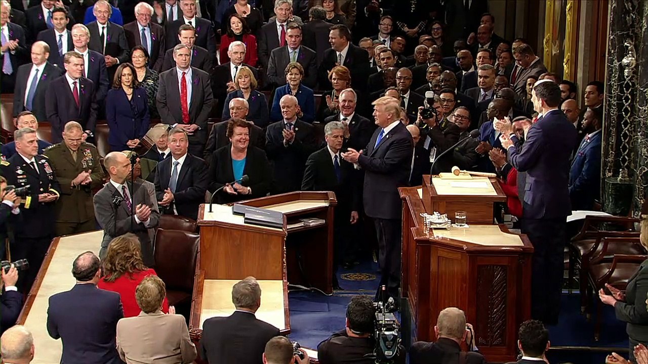 Warum verklagt Trump die Deutsche Bank?