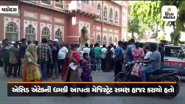 એસિડ એટેકની ધમકી મામલે ઝુબેર પઠાણનો પોલીસે માર માર્યાનો આક્ષેપ, સયાજી હોસ્પિટલમાં દાખલ