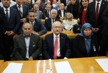 Şehit aileleri Kılıçdaroğlu'nun yanında