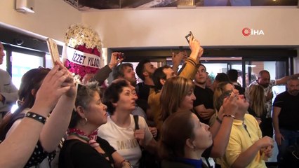 “Sizi İzmir’e bağlayan nedir?” sorusuna Tatlıses'ten net yanıt: “Aşk”