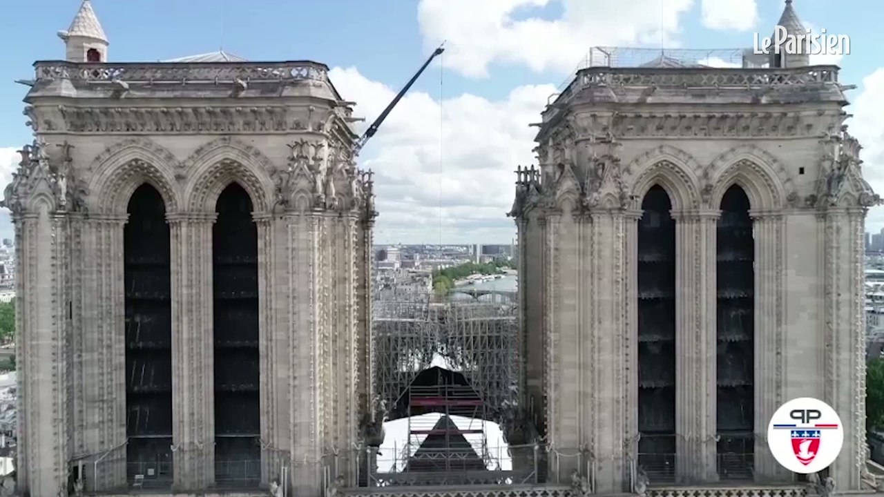 La cathédrale Notre-Dame entièrement bâchée