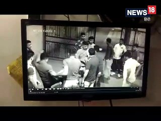 BJP नगरसेवक ने मनसे कार्यकर्ता को इतना पीटा कि अस्पताल में होना पड़ा भर्ती, CCTV में कैद घटना