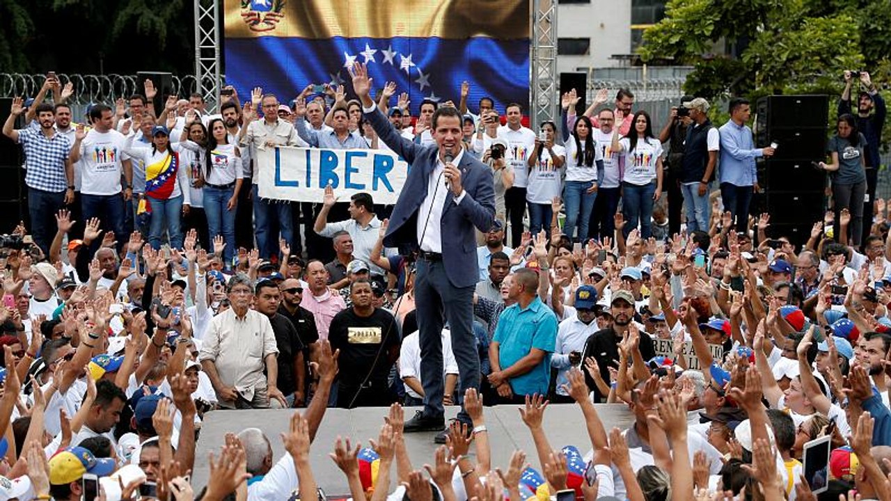 Machtkampf in Venezuela: Wem gehorcht das Militär?