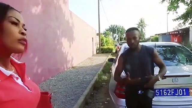 Cette femme fait tout pour récupérer son ex. A mourir de rire !