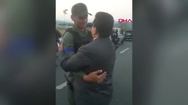 Dha Dış ? Venezuela'da Askeri Darbe Girişimi.. Guaido'dan 'Sokağa Çıkın' Çağrısı - 2