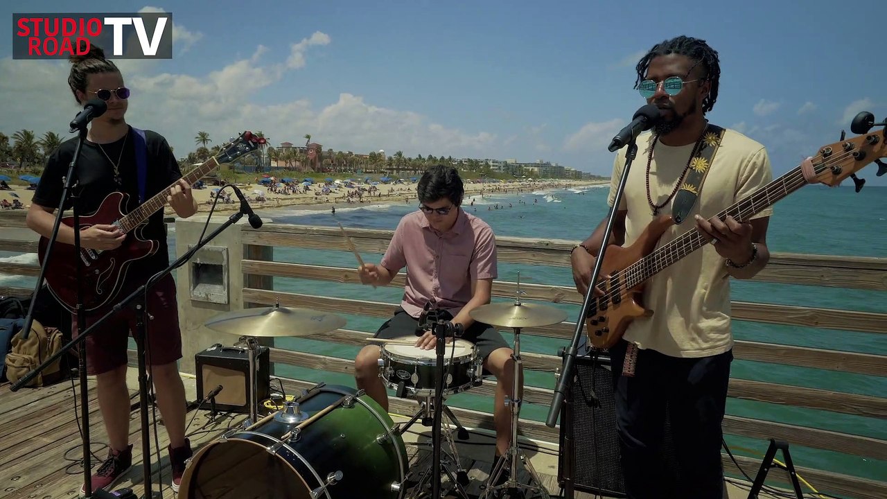MOOD SWING - SLOW & LOW (Studio Road TV)