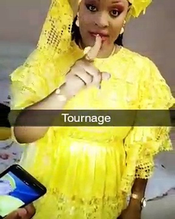 Titi rayonnante et très chic, Sagnsé Sénégalaises lui va à merveille