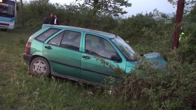 Otomobil Aydınlatma Direğine Çarptı: 4 Yaralı - Bartın