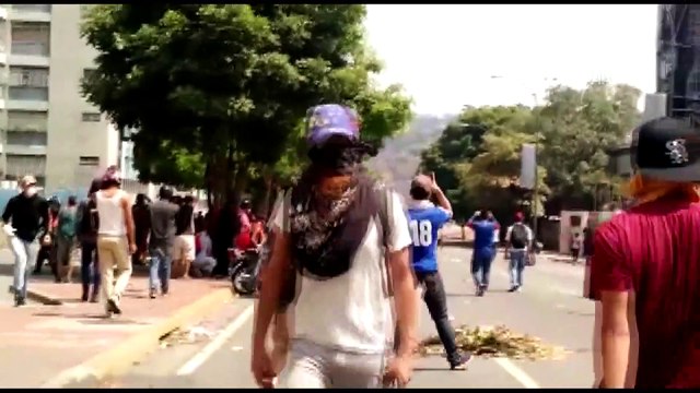 Venezuela'da darbe girişimi - Guaido destekçileri sokakta - CARACAS