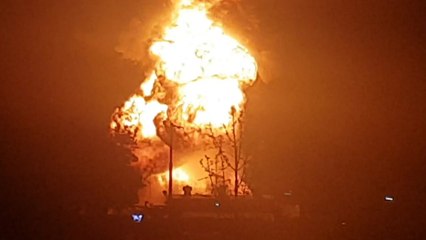 '펑펑' 페인트 공장 화재...불안에 떤 시민들 / YTN