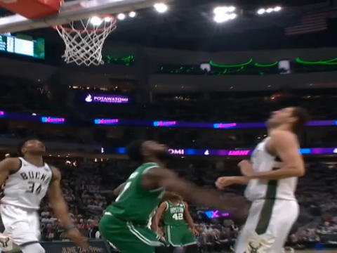 لقطة: كرة سلّة: سلّة رائعة لبراون على الرغم من خسارة سيلتيكس