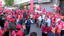 İstanbul- Aksaray'da 1 Mayıs'a Halaylı Kutlama