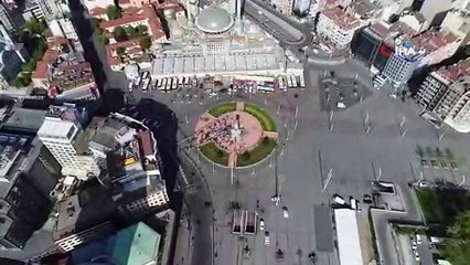 Taksim Meydanı'na sendikaların çelenk bırakması havadan görüntülendi