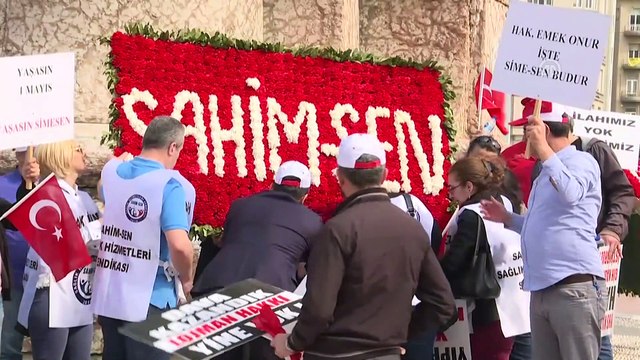 Sağlık - İş üyeleri Kazancı Yokuşu'na karanfil, Taksim Cumhuriyet Anıtı'na ise çelenk bıraktılar - İSTANBUL