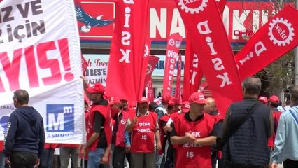 Ankara 1 Mayıs Kutlamalarına Katılan Grupların Akm'den Anadolu Meydanı'na Yürümesi