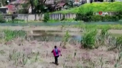 Üç gündür çamura saplı kalan köpeği itfaiye kurtardı