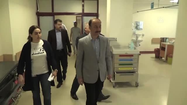 Şanlıurfa'da İşçileri Taşıyan Midibüsün Devrilmesi - Vali Erin, Hak-İş Genel Başkanı Arslan ve...