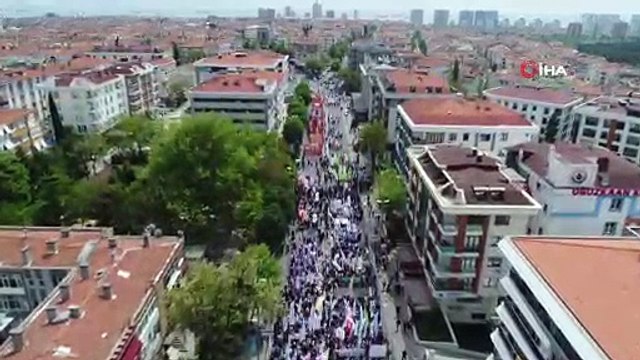 Metrelerce uzunluktaki kortej ve miting alanı havadan görüntülendi