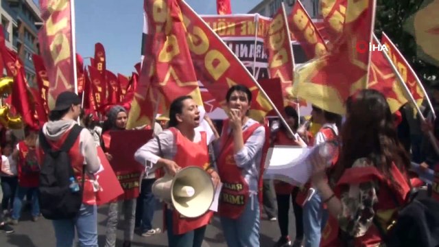 İncirli Caddesi’nde toplanan kortej miting alanına giriş yaptı