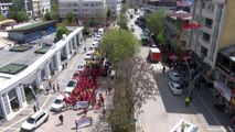 Tunceli'de İşçilerden Halaylı Kutlama