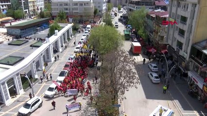 Tunceli'de İşçilerden Halaylı Kutlama