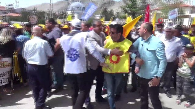 1 Mayıs Kutlamalarında İstiklal Marşı krizi