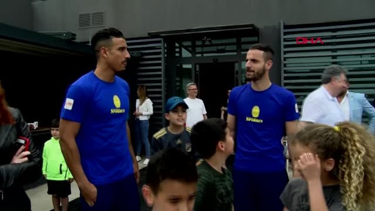 Spor Fenerbahçeli Futbolcular, Otizmlilerle Buluştu