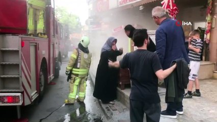 Sarıyer'de bir binada çıkan yangında çok sayıda vatandaş mahsur kaldı