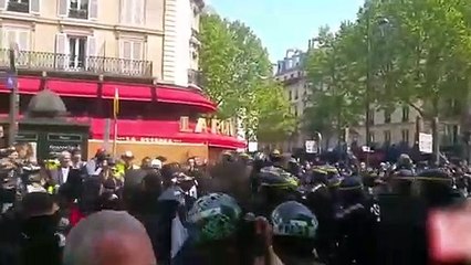 Fransa polisinden meydan dayağı! 1 Mayıs kutlamaları kabusa döndü