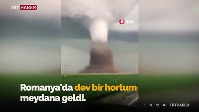 Romanya'da oluşan hortum büyük paniğe yol açtı