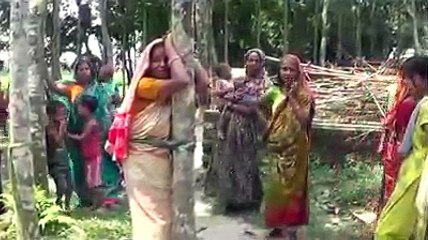 জমি নিয়ে বিরোধ চলছে স্থানীয় মোকছেদ আলীর পুত্র প্রভাবশালী সুলতান মাহমুদ ফকিরের সাথে।