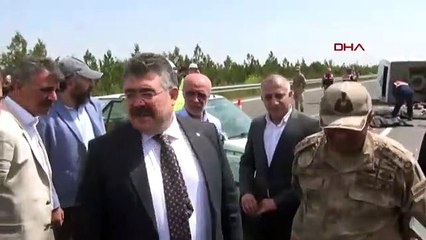 1 Mayıs kutlamasına giden sağlıkçıları taşıyan midibüs devrildi 5 ölü