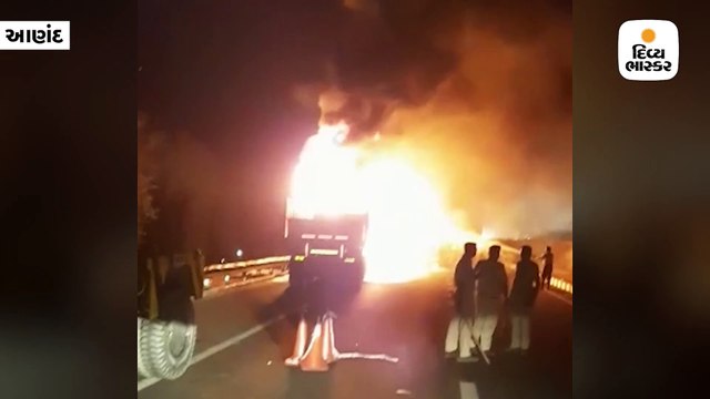 અમદાવાદ-વડોદરા એક્સપ્રેસ હાઈવે પર કેમિકલ ભરેલું કન્ટેનર 7 કલાક સુધી સળગતું રહ્યું