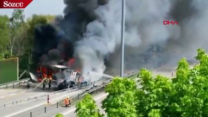 Mahkumları taşıyan otobüsle, tank taşıyan TIR çarpıştı