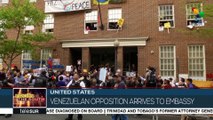 Activists in the U.S. protect Venezuelan embassy