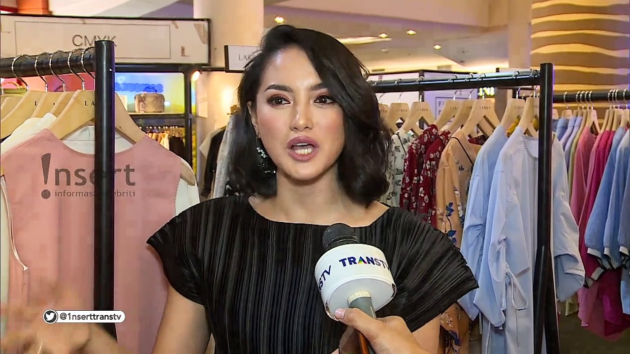 INSERT - Outfit Simple Ala Ririn Ekawati