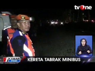 Kereta Tabrak Minibus, Pengemudi Mobil Tewas Seketika