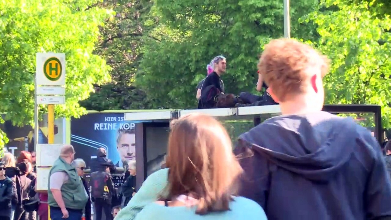 Tausende Anhänger der linken Szene bei Mai-Demo in Berlin