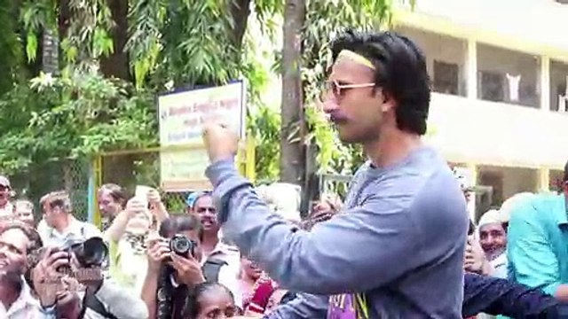 Salman Khan, Shah Rukh Khan, Aamir Khan, Paresh Rawal Cast Their Votes