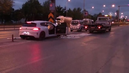 Konya'da Otomobil Direğe Çarptı: 1 Ölü