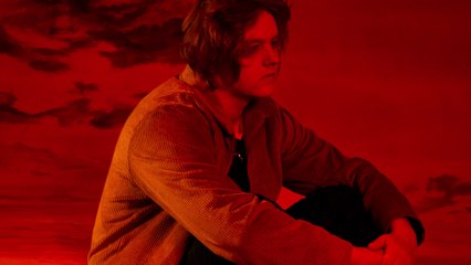 Lewis Capaldi - Hold Me While You Wait