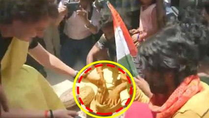 Priyanka Gandhi Vadra ने Rae Bareily में Snakes से खेली, सपेरों की बस्ती में प्रचार | वनइंडिया हिंदी