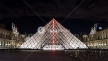 Un couple passe la nuit au Louvre et prend l’apéritif avec La Joconde