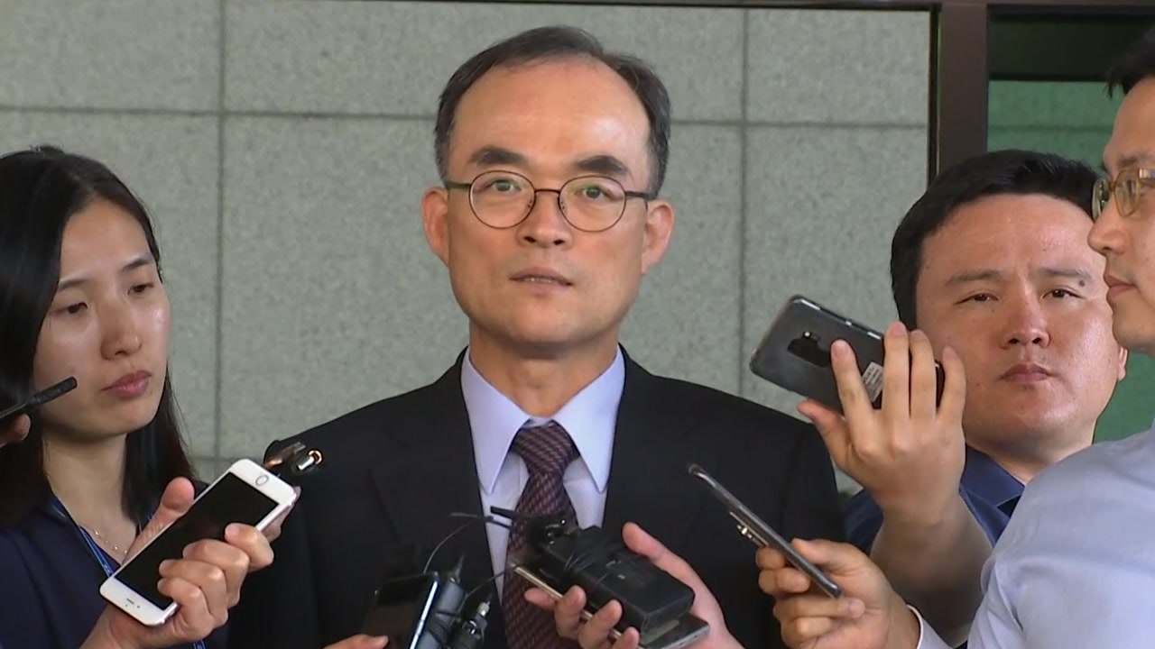 귀국 앞당긴 검찰총장...검경, 또 갈등 조짐 / YTN
