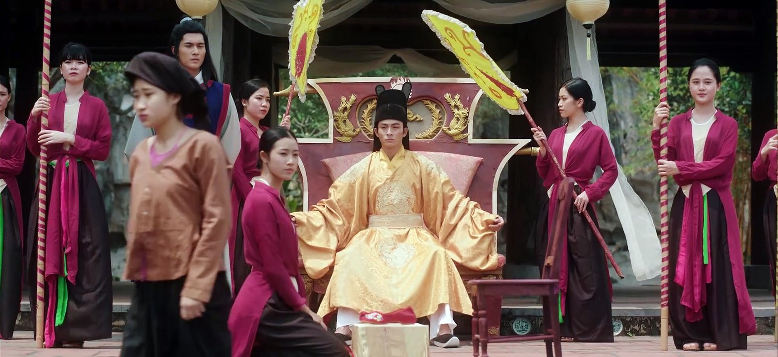 Chi Pu - ANH ƠI Ở LẠI - Official M-V (Chuyện Cám Tấm) (치푸)