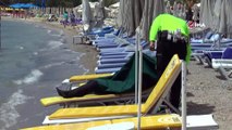 Sahile erkek cesedi vurdu... Denize giren turistler şok oldu