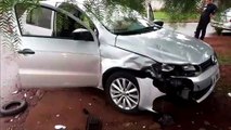 Carros se envolvem em acidente no Bairro Floresta