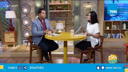 شاب يفاجئ زوار الأهرامات ويصعد فوق قمة الهرم الأكبر