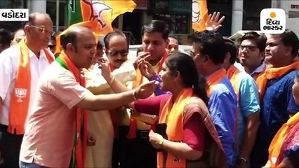 મસૂદ અઝહરને વૈશ્વિક આંતકવાદી જાહેર કરવાની ખુશીમાં ભાજપે ફડાફડા ફોડીને વિજયોત્સવ મનાવ્યો