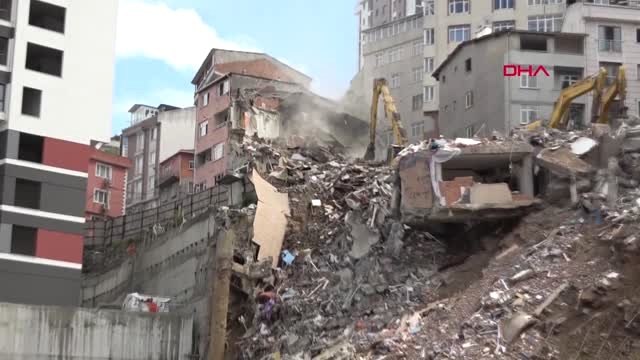 Kağıthane'de Hasarlı Binaların Yıkımına Başlandı
